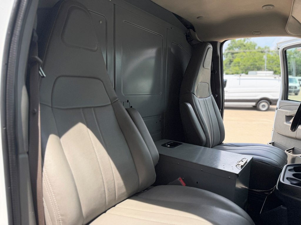 2019 Chevrolet Express Image 40