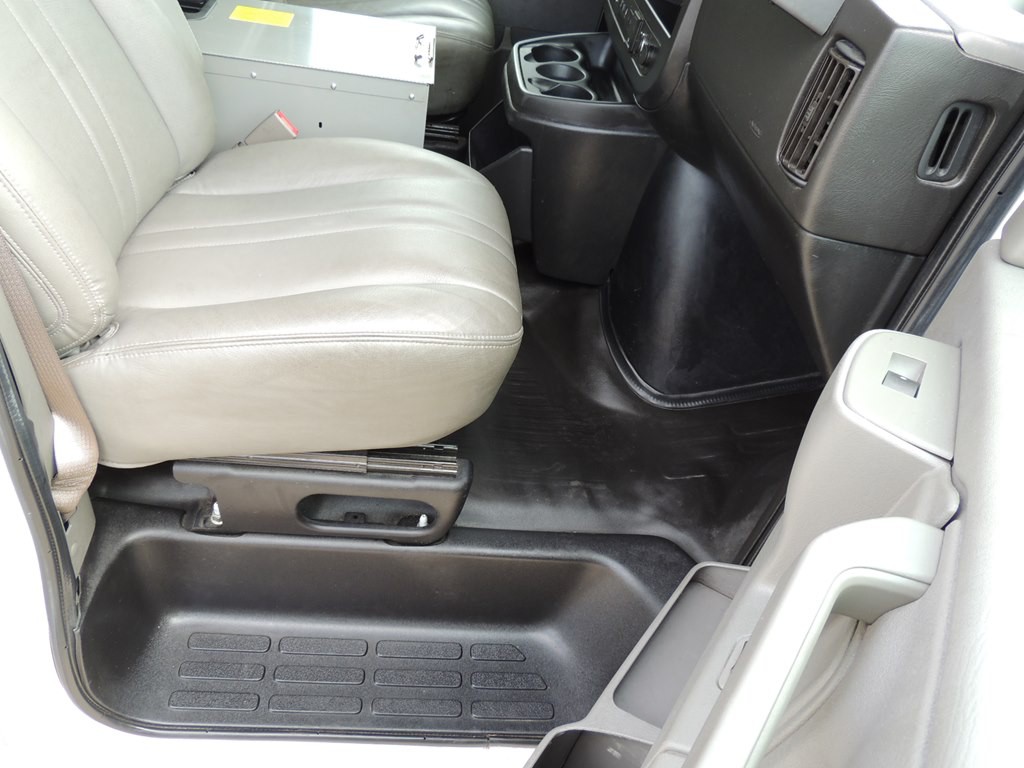 2019 Chevrolet Express Image 14