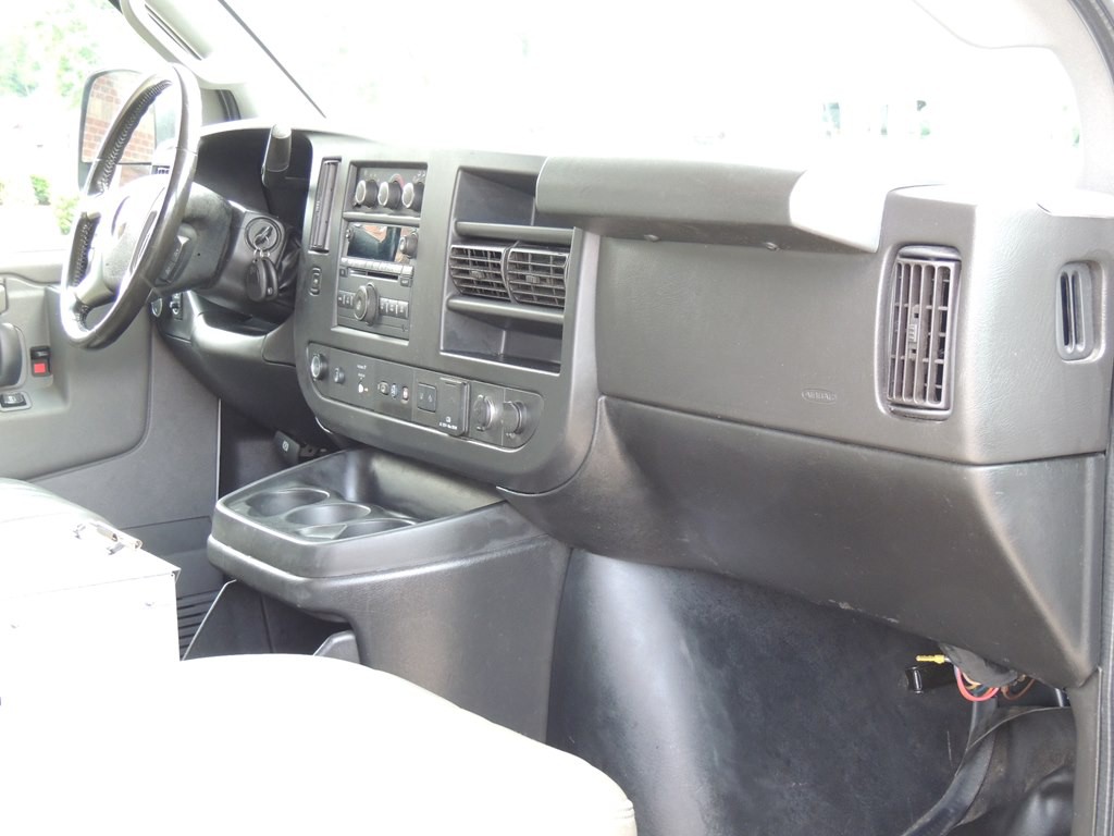 2019 Chevrolet Express Image 16