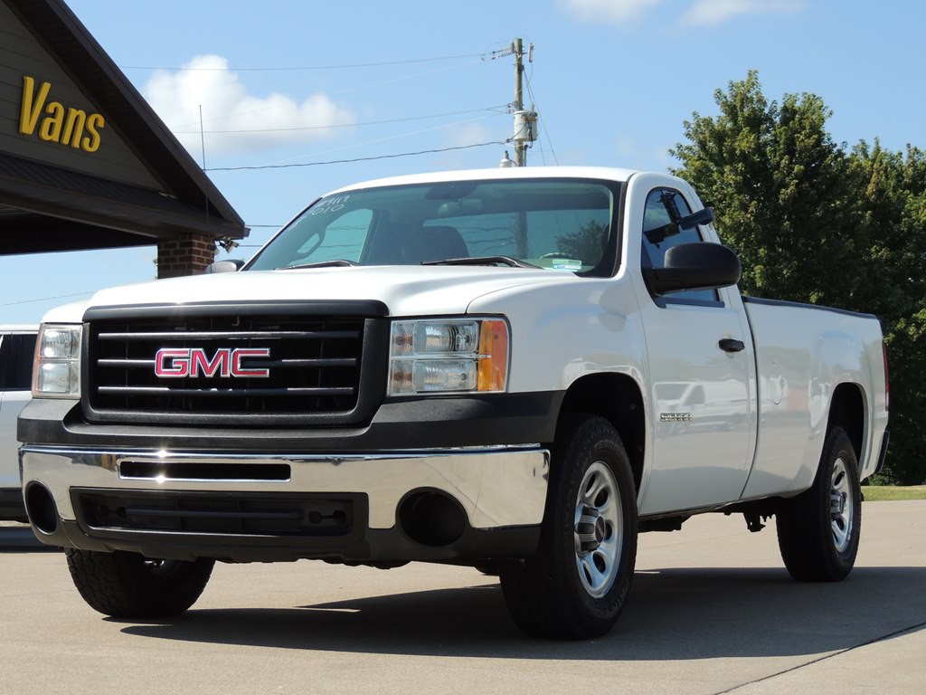 2010 GMC Sierra 1500 Image 2