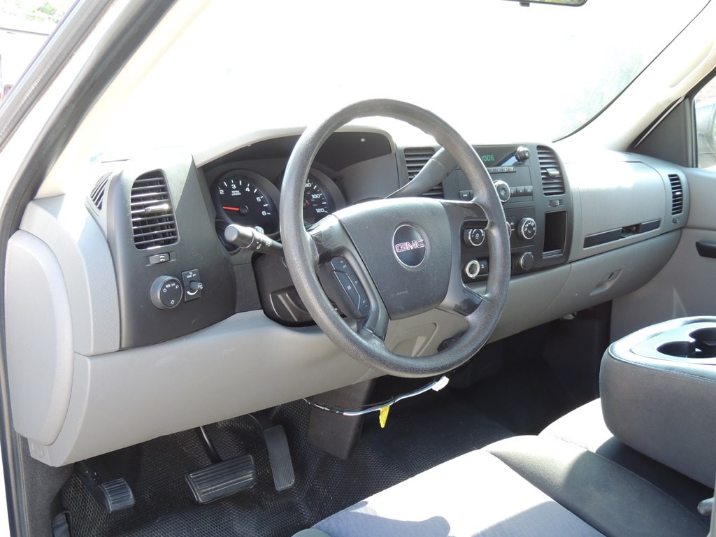 2010 GMC Sierra 1500 Image 11