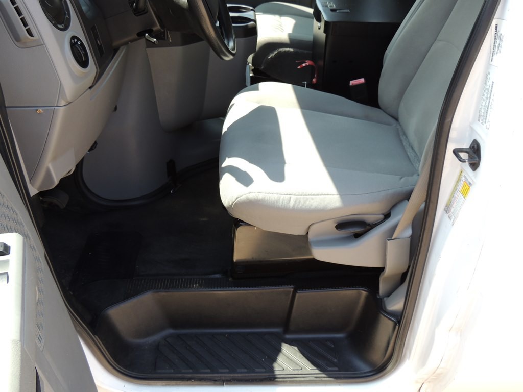 2014 Ford Econoline Image 18