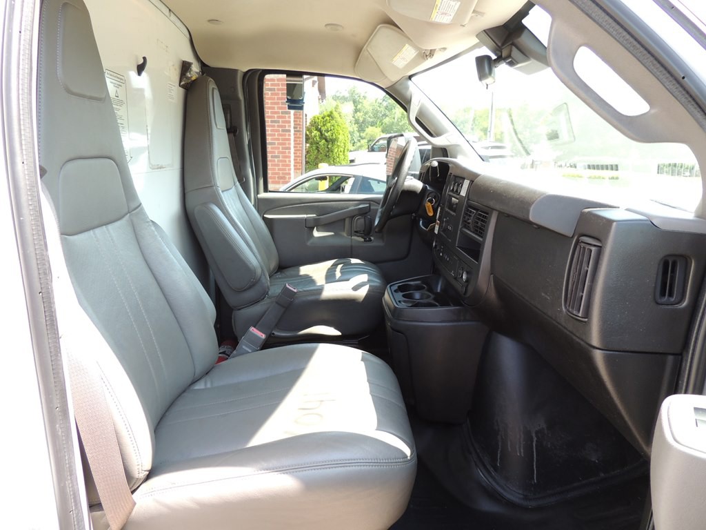 2021 GMC Savana Image 8