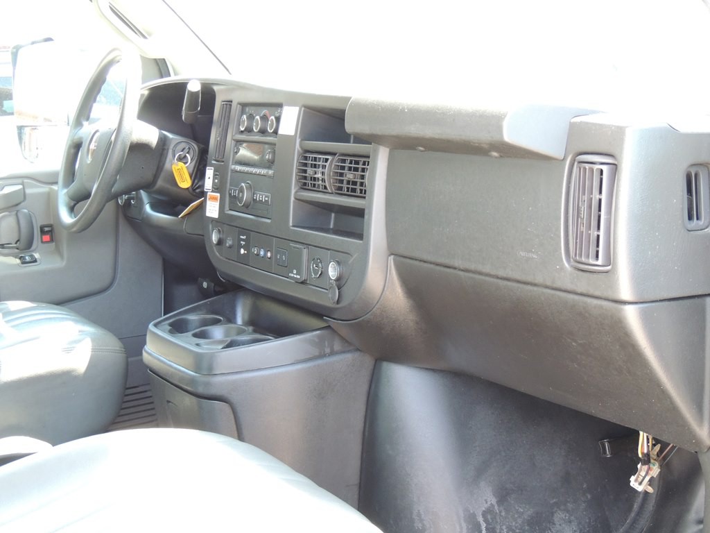 2021 GMC Savana Image 9