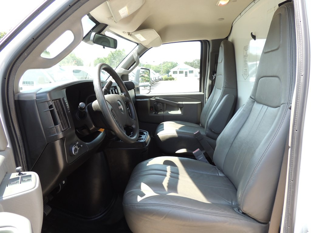 2021 GMC Savana Image 11