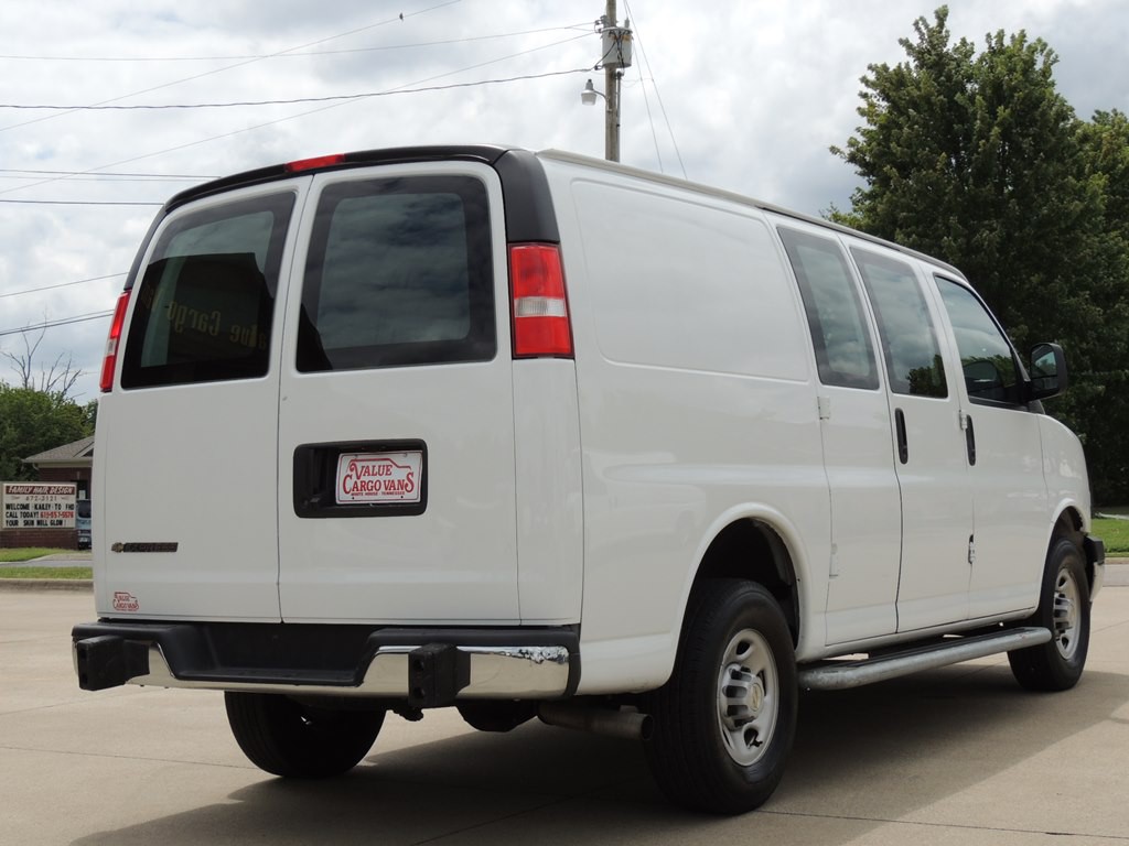 2023 Chevrolet Express Image 4