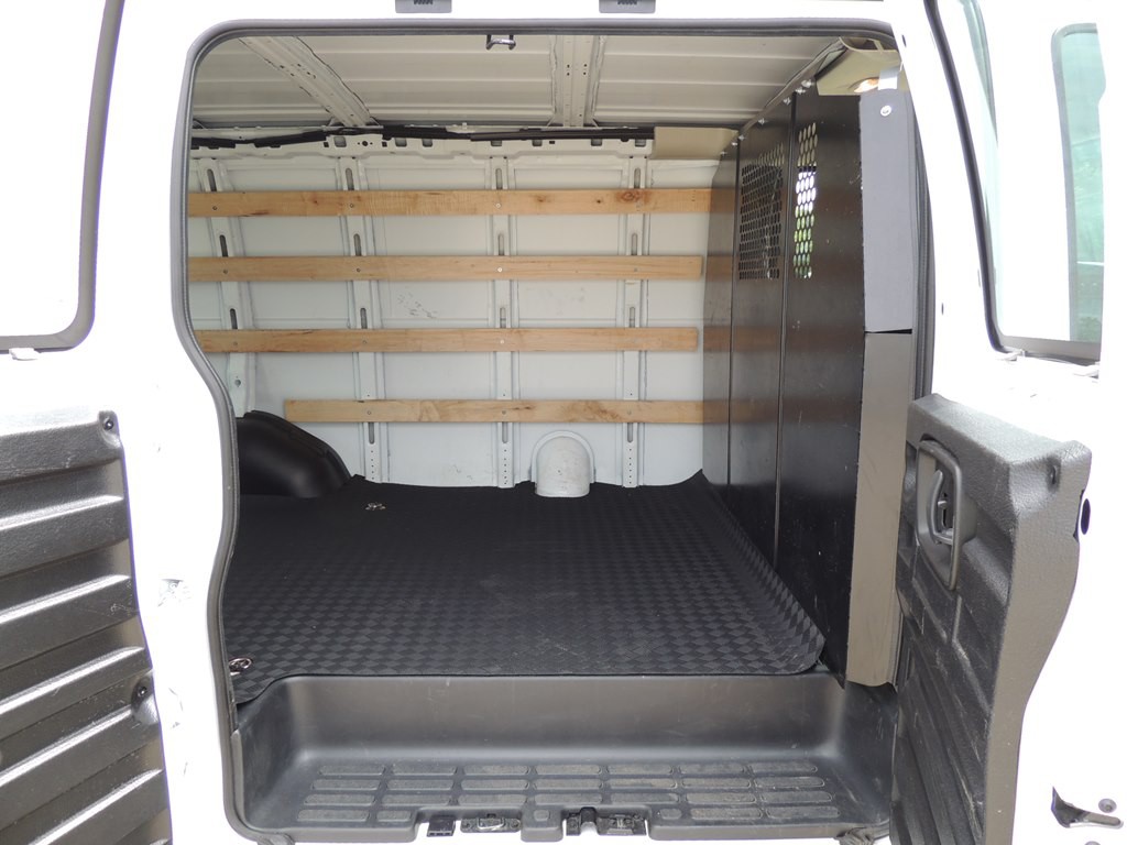 2023 Chevrolet Express Image 7
