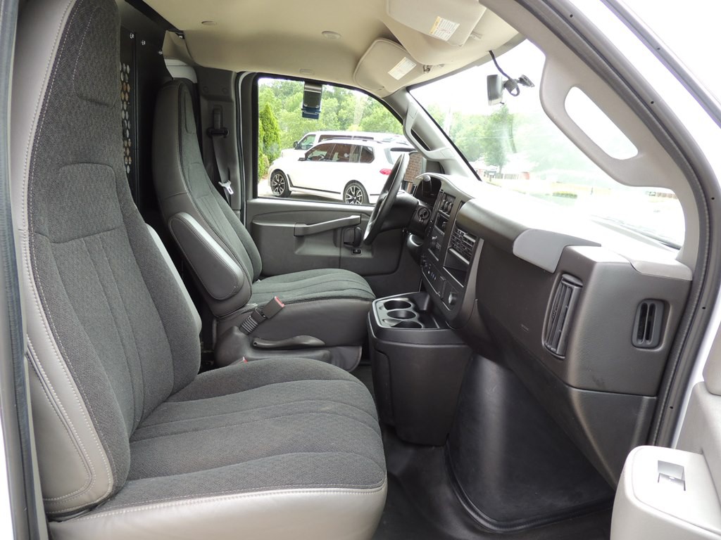 2023 Chevrolet Express Image 9