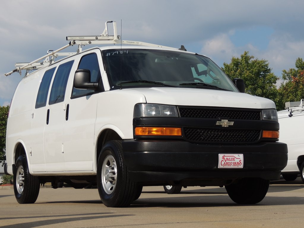 2018 Chevrolet Express Image 1
