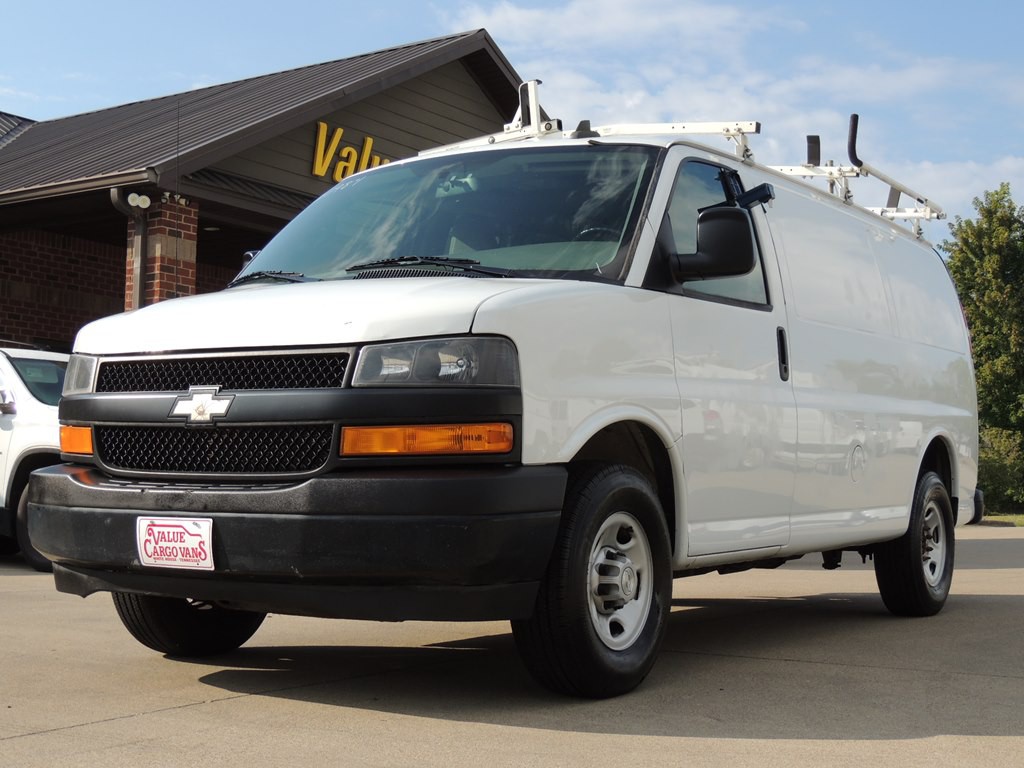 2018 Chevrolet Express Image 2