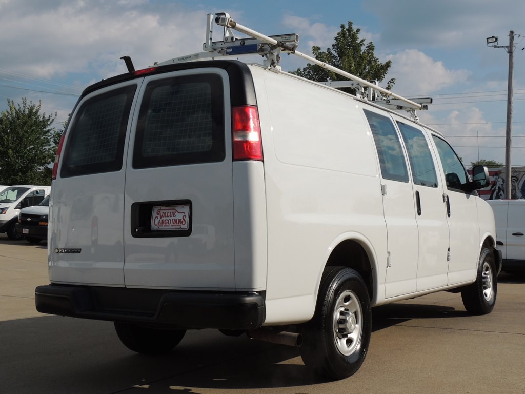 2018 Chevrolet Express Image 4
