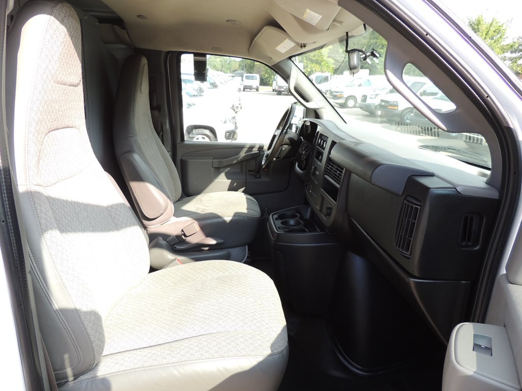 2018 Chevrolet Express Image 13