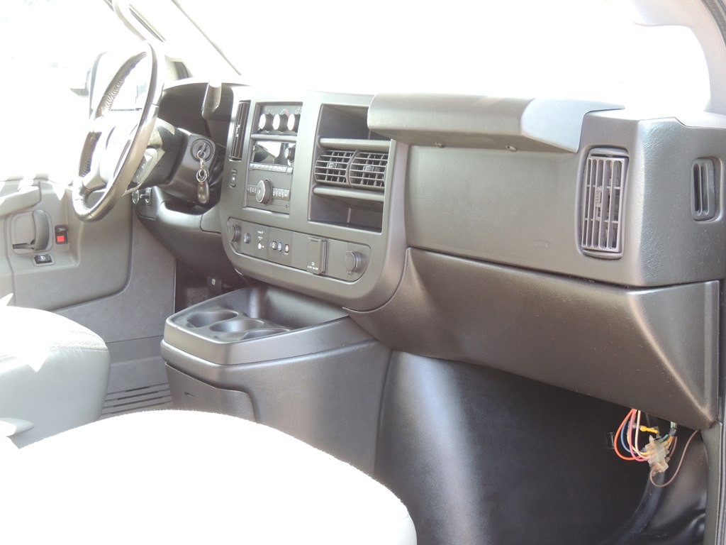 2018 Chevrolet Express Image 14