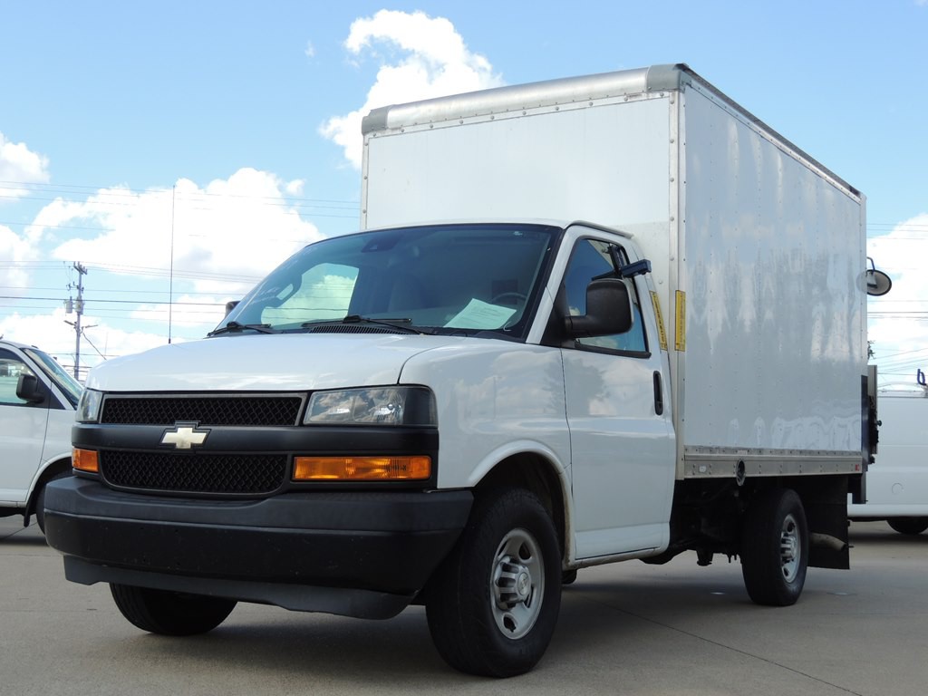 2019 Chevrolet Express Image 2