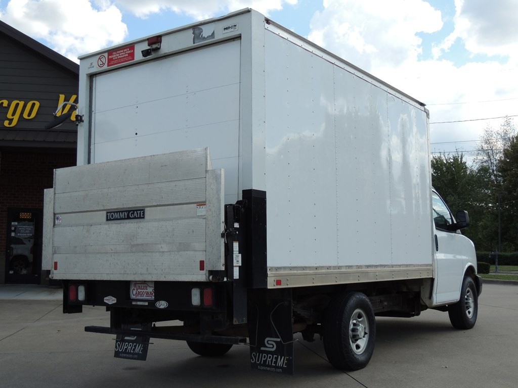 2019 Chevrolet Express Image 4