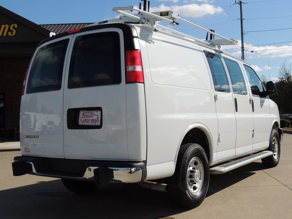 2024 Chevrolet Express Image 4