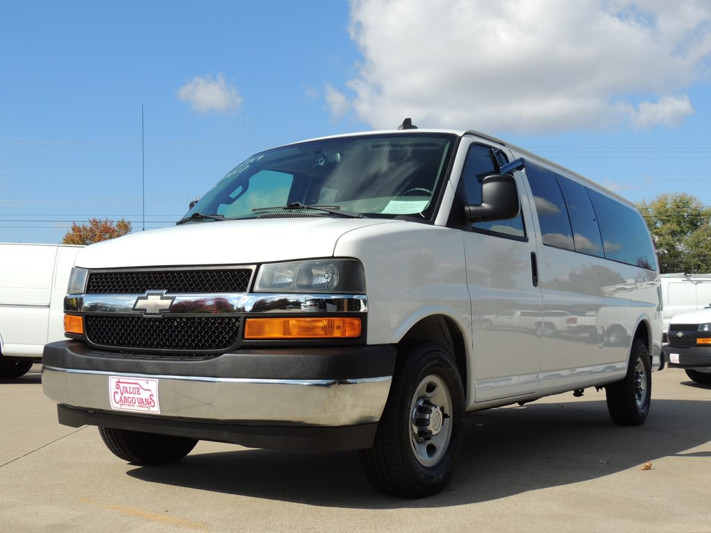 2017 Chevrolet Express Image 2