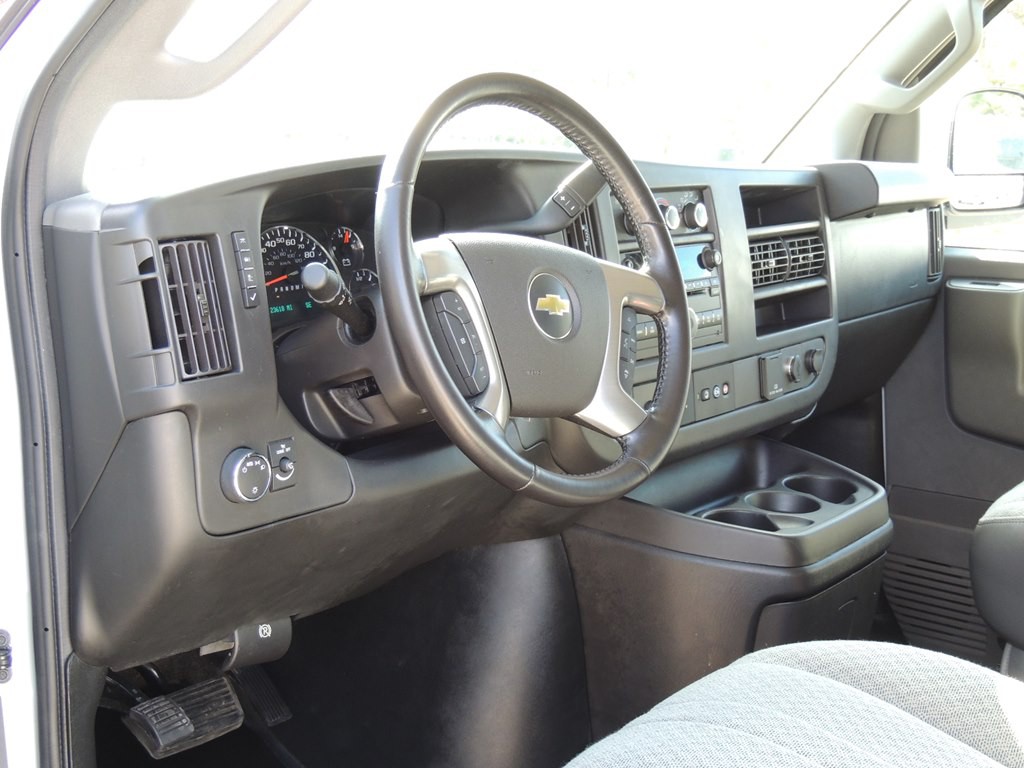 2017 Chevrolet Express Image 14