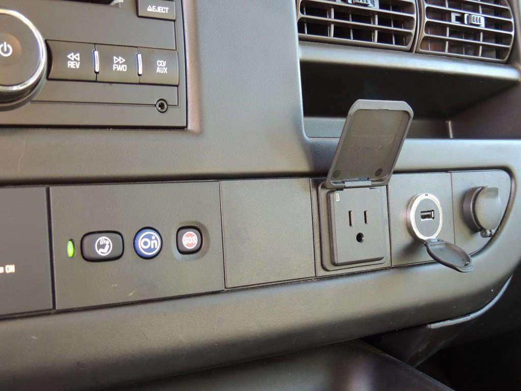 2017 Chevrolet Express Image 17