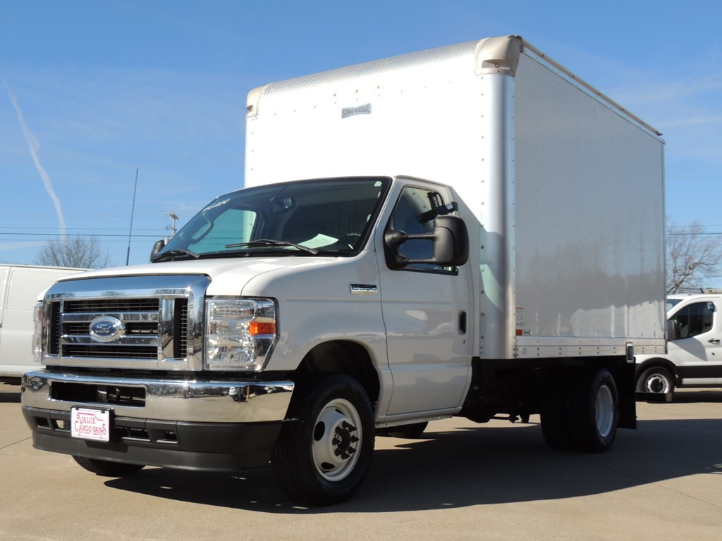 2023 Ford Econoline Image 2