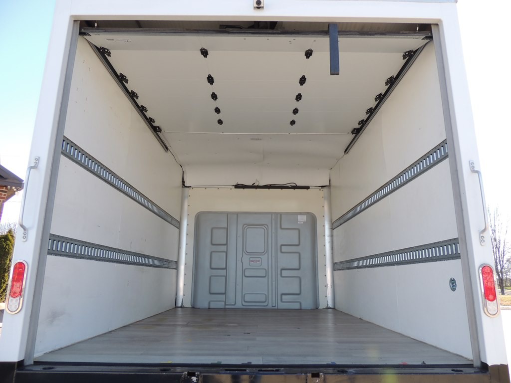 2023 Ford Econoline Image 6