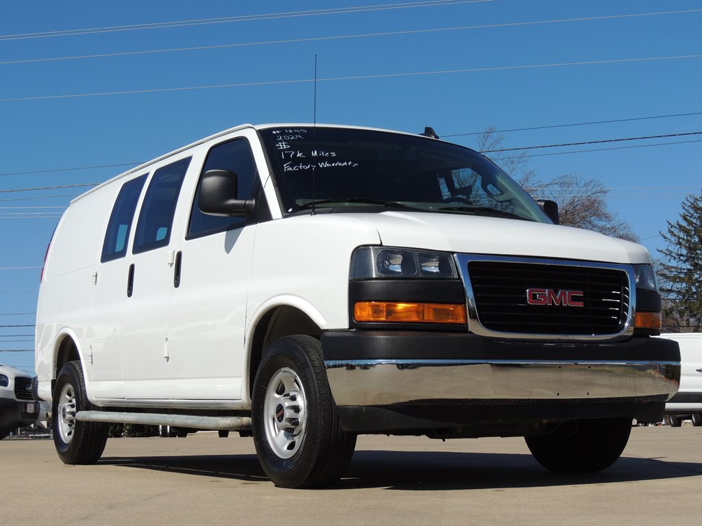 2024 GMC Savana Image 1