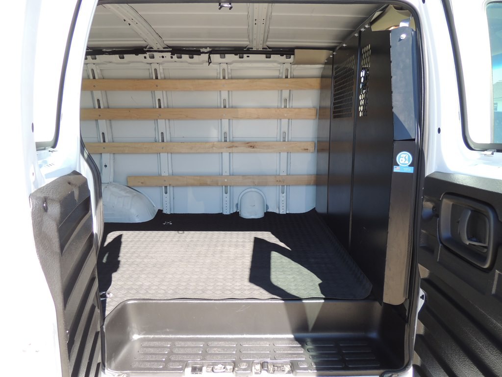 2024 GMC Savana Image 7