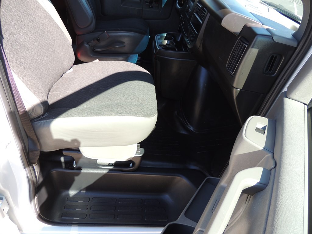 2024 GMC Savana Image 10