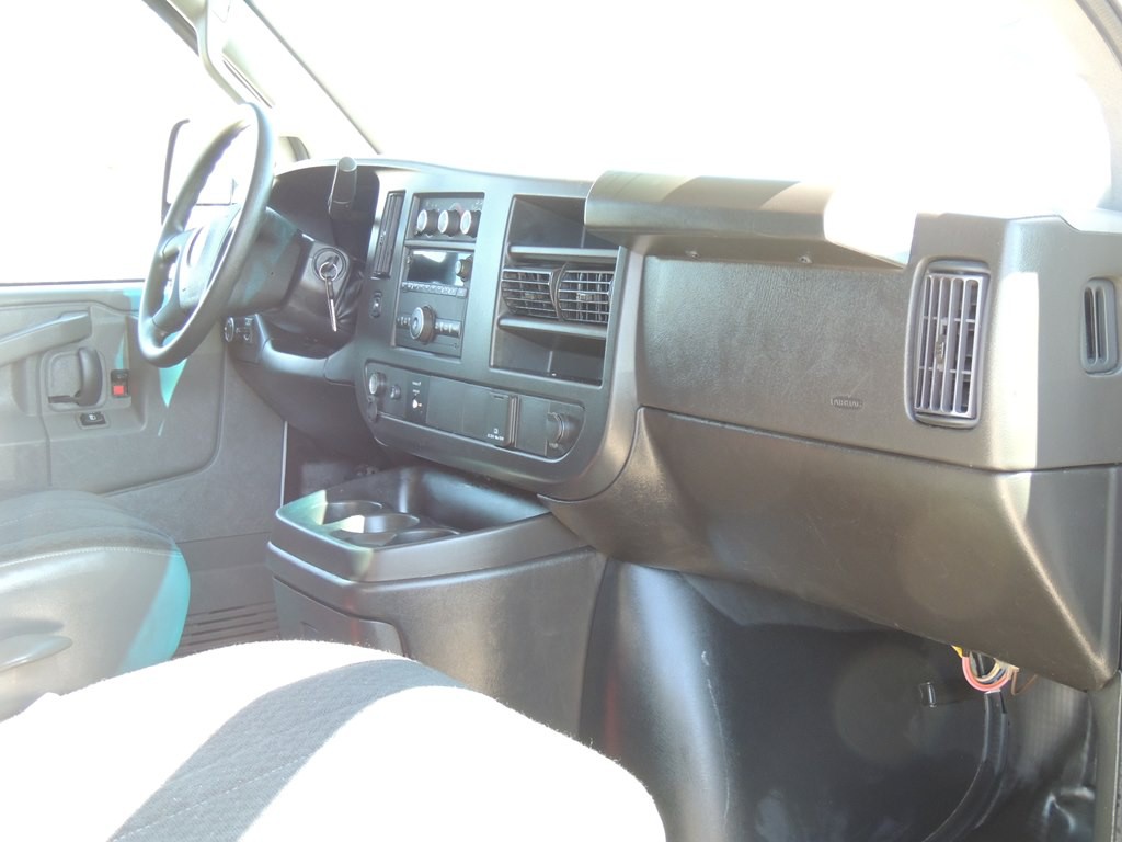 2024 GMC Savana Image 12