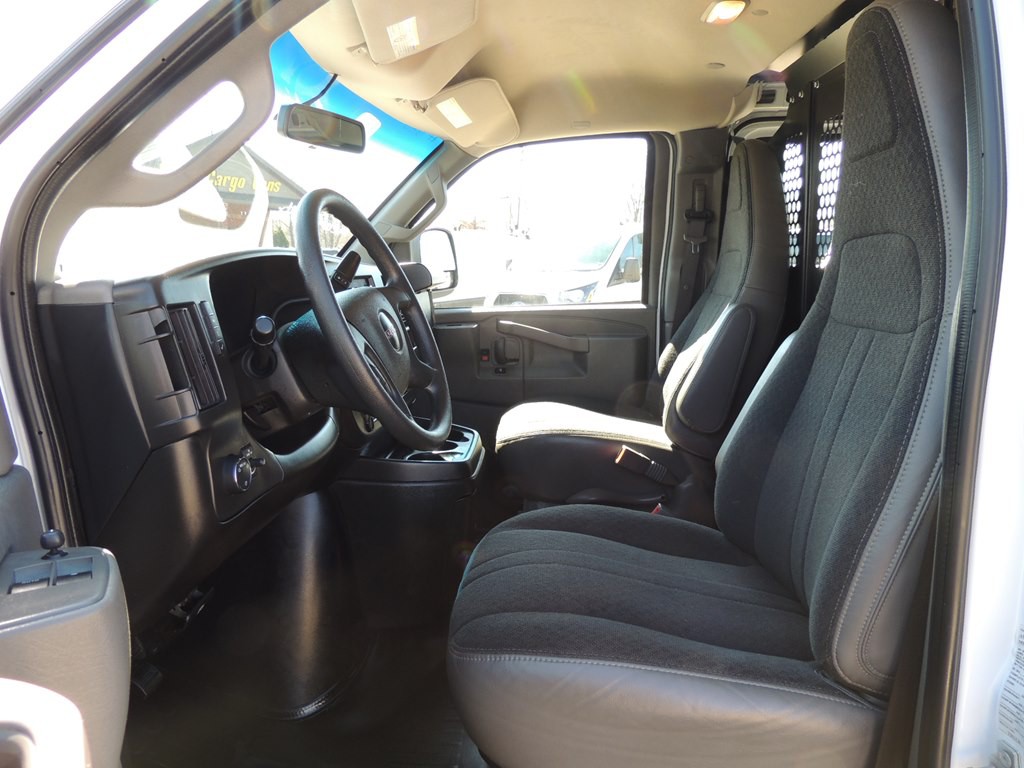 2024 GMC Savana Image 14