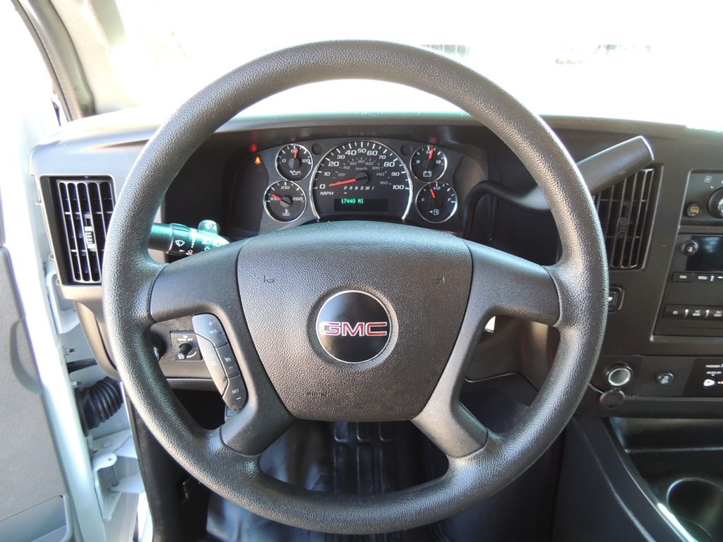 2024 GMC Savana Image 16