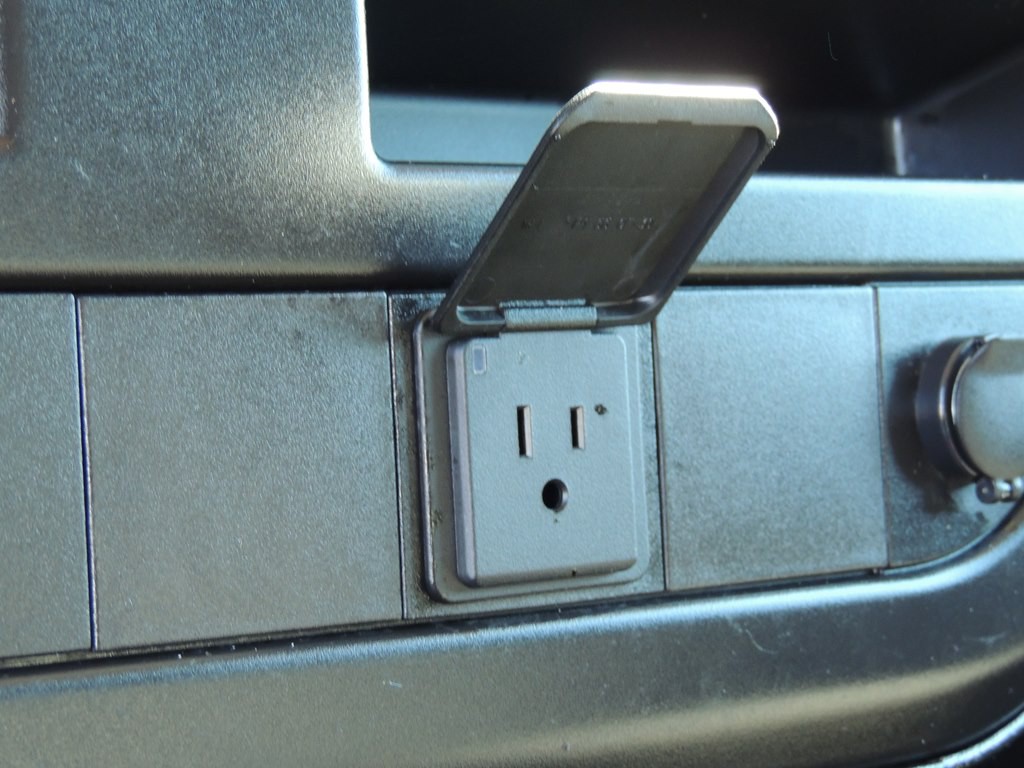 2024 GMC Savana Image 18