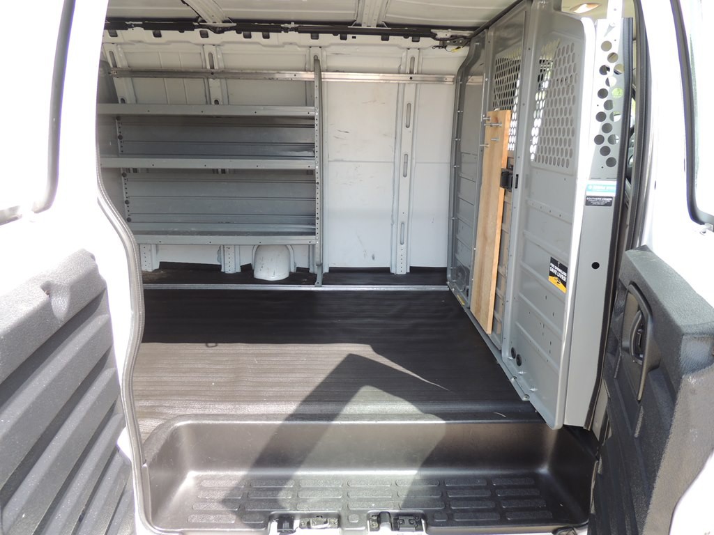 2017 Chevrolet Express Image 9