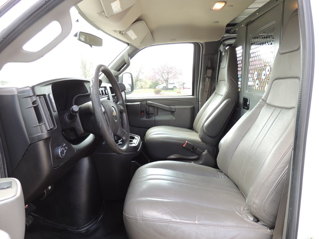 2017 Chevrolet Express Image 16