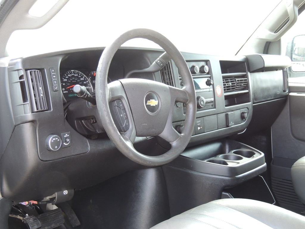 2017 Chevrolet Express Image 17
