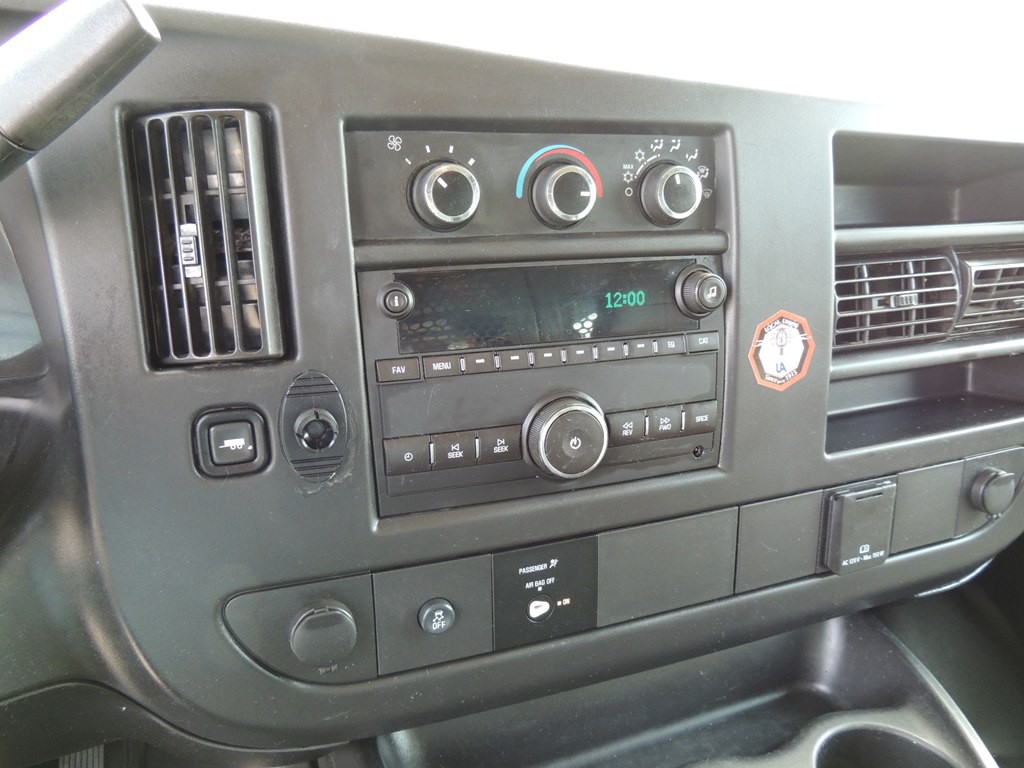 2017 Chevrolet Express Image 21