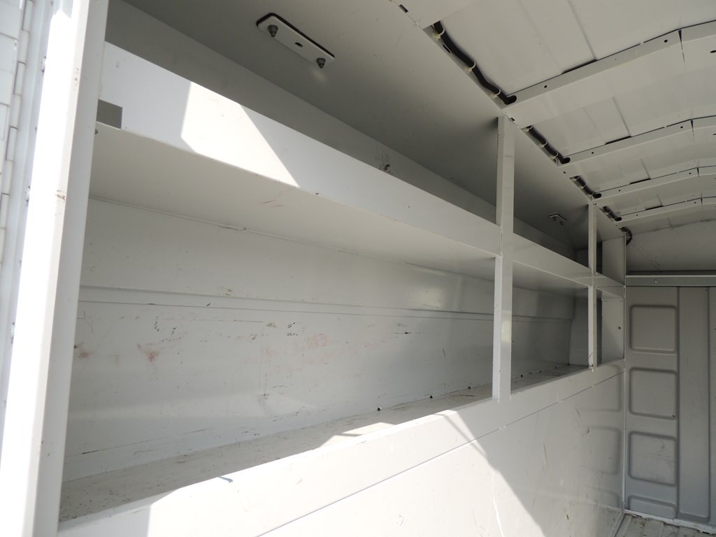 2023 GMC Savana Image 7