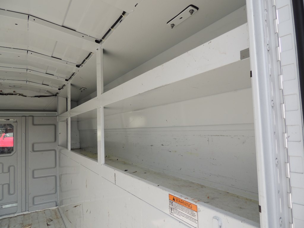 2023 GMC Savana Image 8