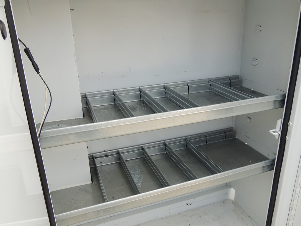 2023 GMC Savana Image 10