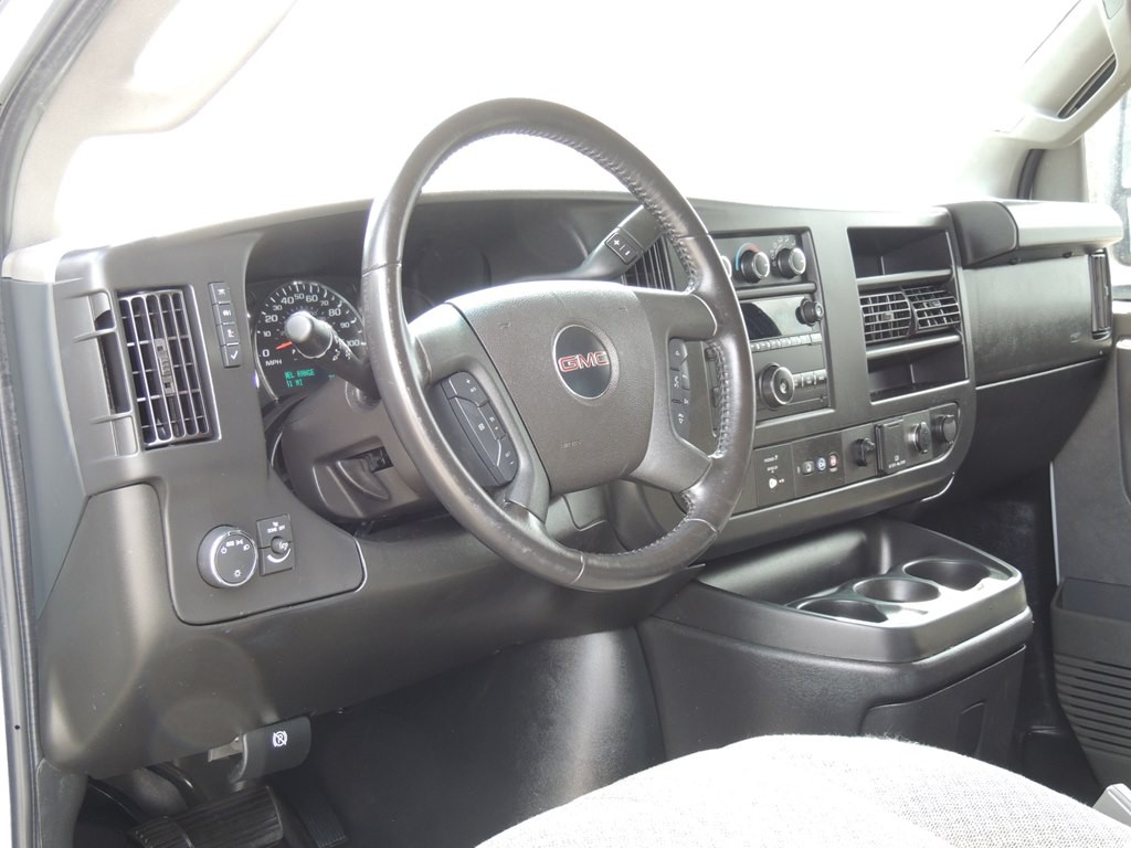 2023 GMC Savana Image 18