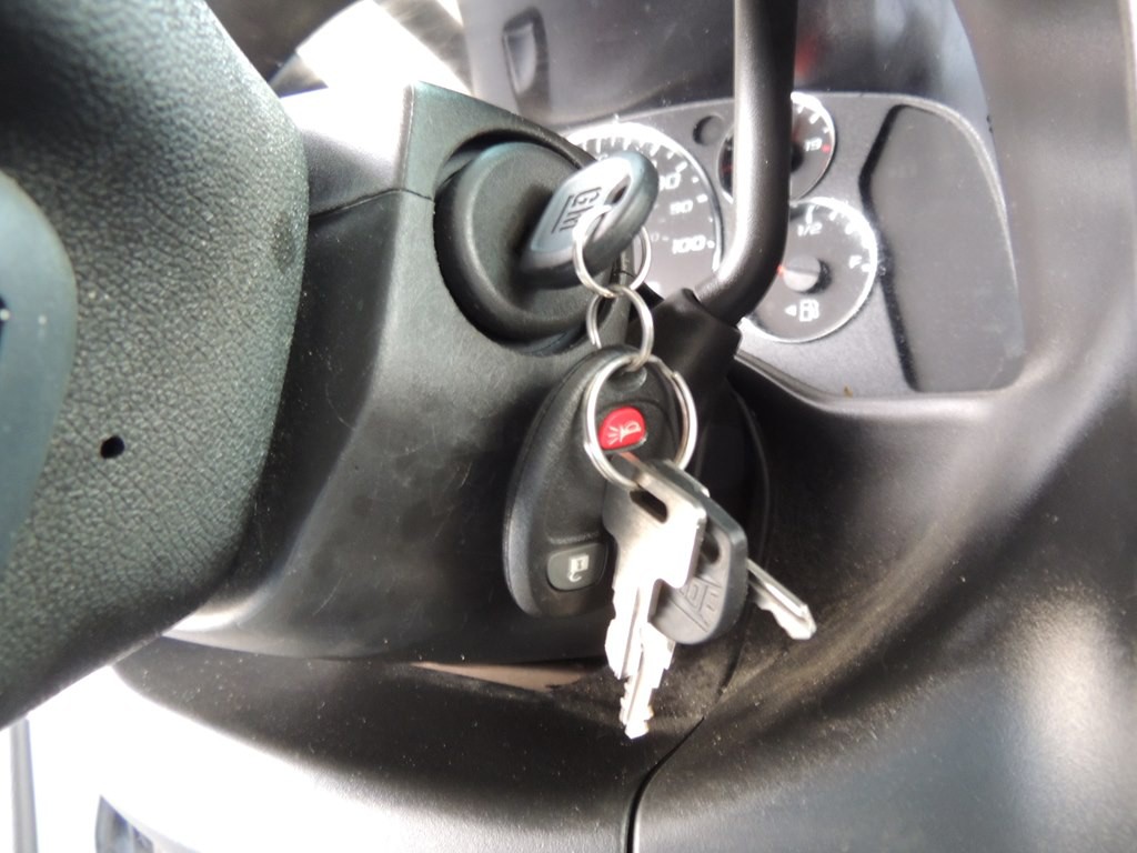 2023 GMC Savana Image 20