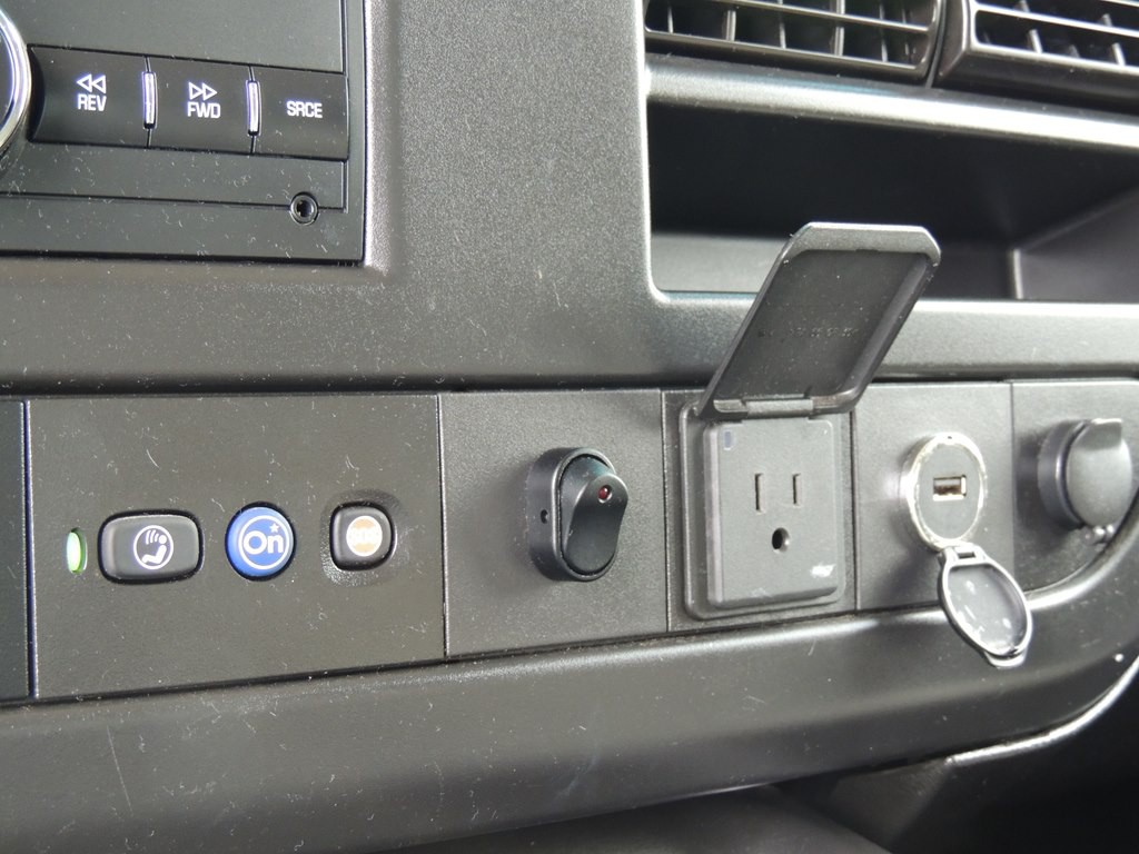 2023 GMC Savana Image 21