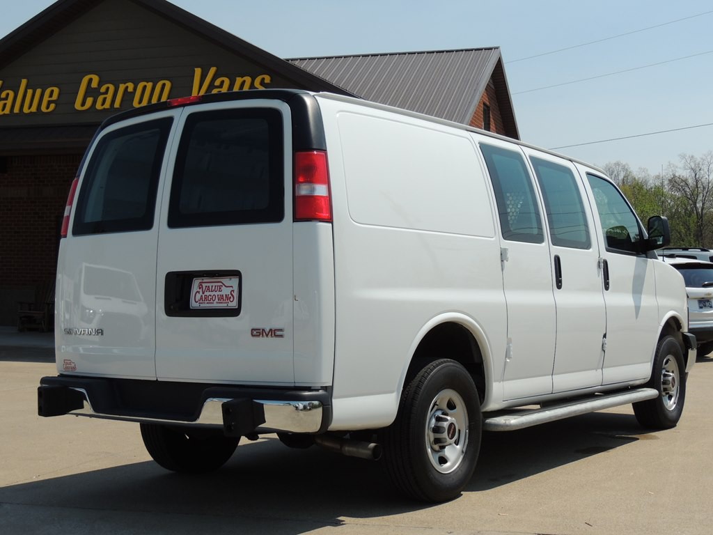 2024 GMC Savana Image 4