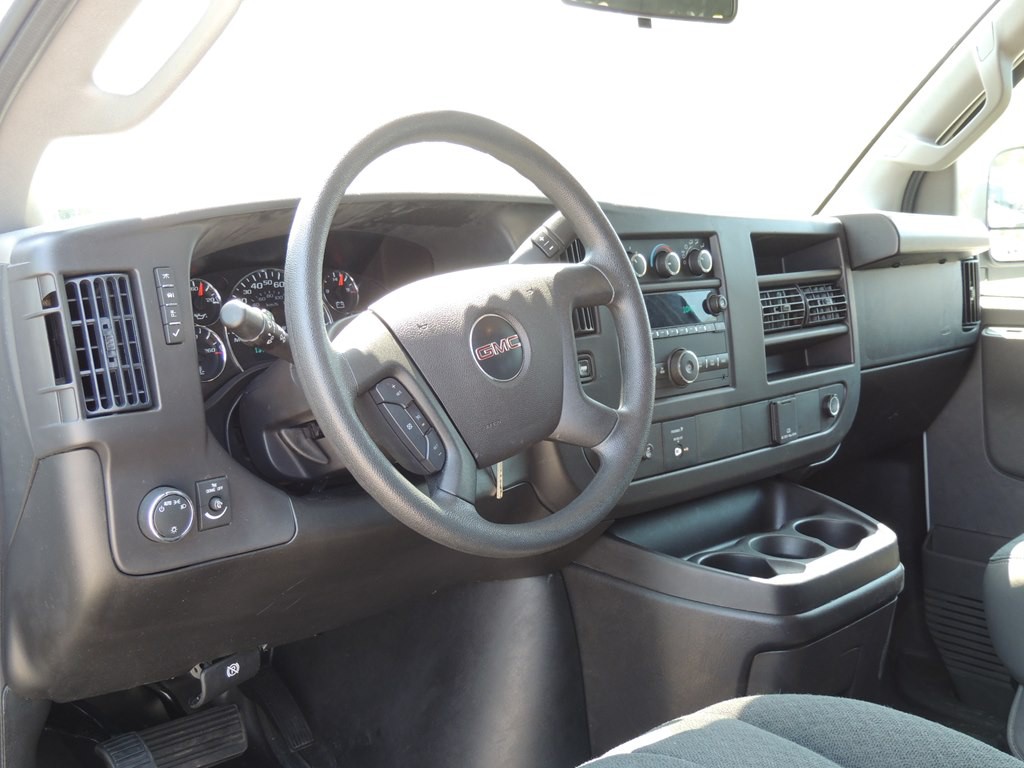 2024 GMC Savana Image 13