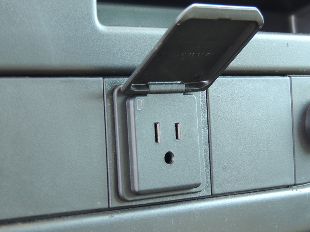 2024 GMC Savana Image 16