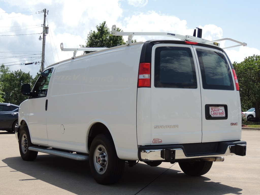 2024 GMC Savana Image 3