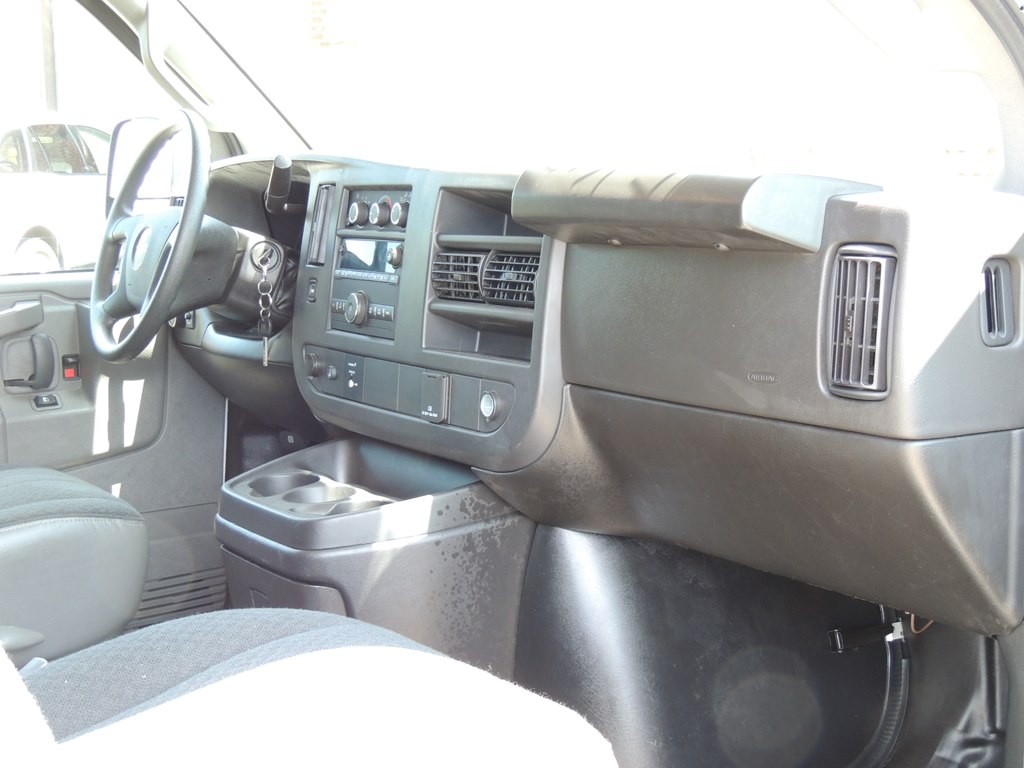 2024 GMC Savana Image 14