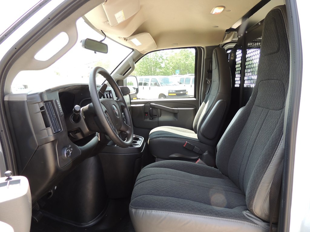 2024 GMC Savana Image 15