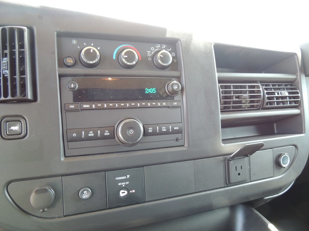 2024 GMC Savana Image 19