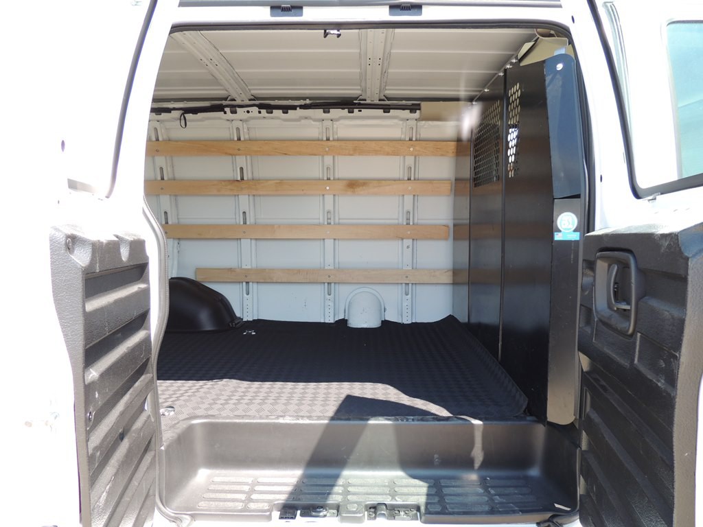 2024 GMC Savana Image 7